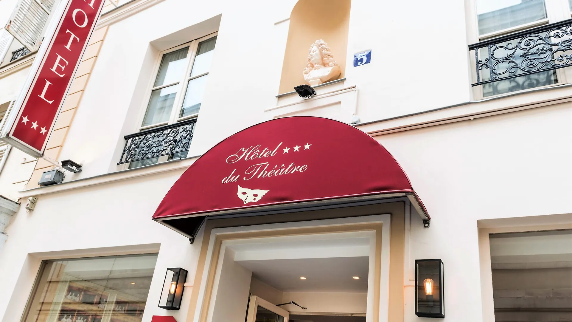 Hotel Du Theatre By Patrick Hayat 3*